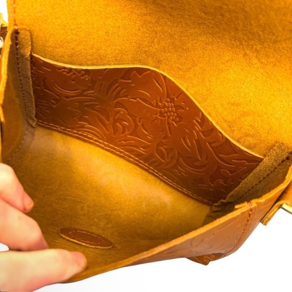 Portland leather metro mini embossed leathe crossbody bag embossed brown leather - Picture 9 of 10